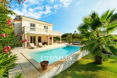 House for sale in LA ROQUETTE-SUR-SIAGNE  - 8 rooms - 203 m² 