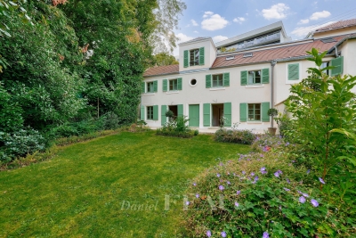 Maison à louer à MEUDON Maurice Ravel - 7 pièces - 220 m² 