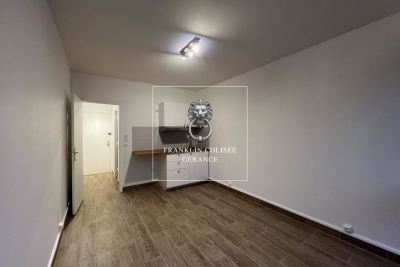 Appartement à vendre à LE CHESNAY-ROCQUENCOURT  - 1 pièces - 18 m² 