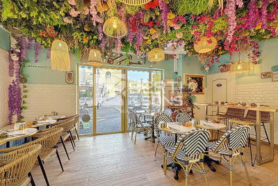 Commerce à vendre à LE ROURET Est  - 81 m² 