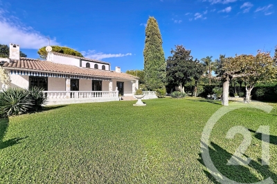 Maison à vendre à MOUGINS  - 5 pièces - 150 m² 