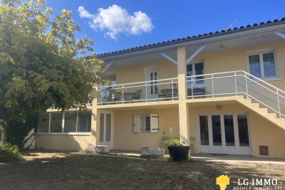 Maison à vendre à MORTAGNE SUR GIRONDE  - 5 pièces - 189 m² 