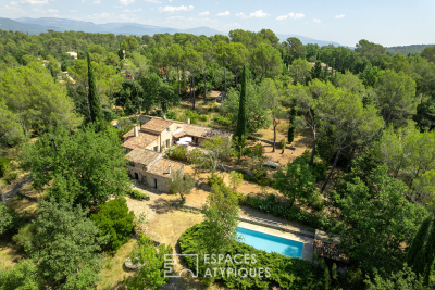 Maison à vendre à ST-PAUL-EN-FORÊT Flayosc - 7 pièces - 221 m² 