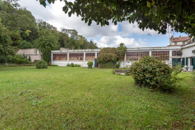 Commerce à vendre à LYON 9EME Rochecardon-Gare de Vaise - 20 pièces - 612 m² 