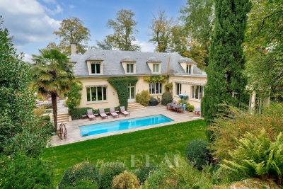 Maison à vendre à RUEIL MALMAISON  - 11 pièces - 486 m² 