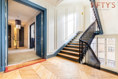 Appartement à vendre à PARIS 8EME Monnaie - 5 pièces - 173 m² 