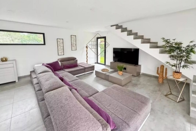 Maison à vendre à MOUGINS  - 6 pièces - 200 m² 