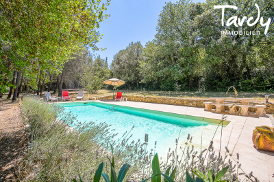 Maison à vendre à AIX-EN-PROVENCE Beauvalle - 9 pièces - 282 m² 
