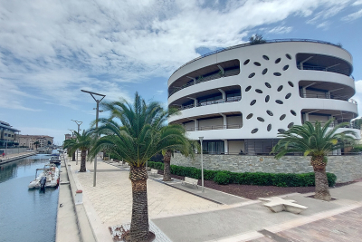 Appartement &agrave; vendre port frejus 