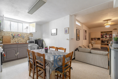 Apartment for sale in SANARY-SUR-MER  - 4 rooms - 81 m&sup2; 