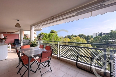 Appartement à vendre terrain hectares alpes maritimes