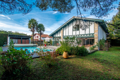 Maison à vendre à AHETZE  - 6 pièces - 200 m² 