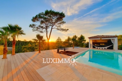 House for sale in VIDAUBAN  - 7 rooms - 200 m² 