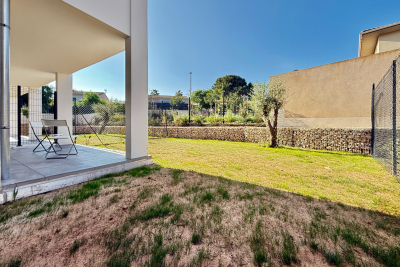 Appartement à louer à SIX-FOURS-LES-PLAGES Extension Annees 80-90 - 2 pièces - 34 m² 