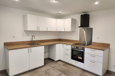 Maison à louer à ST-CHAMAS  - 5 pièces - 109 m² 