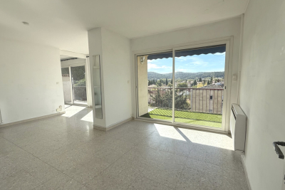 Appartement à louer à AIX-EN-PROVENCE Barnoins-Village - 5 pièces - 91 m² 