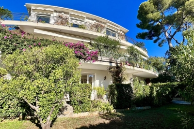 Apartment for sale in CANNES  - 3 rooms - 108 m² 