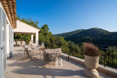 House for sale in GRIMAUD  - 7 rooms - 215 m² 