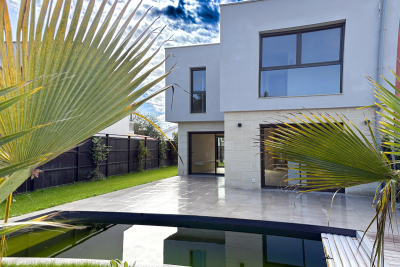 House for sale in BRUGES  - 5 rooms - 172 m² 