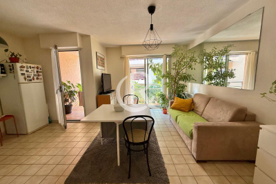 Appartement à vendre à HYÈRES  - 2 pièces - 42 m² 