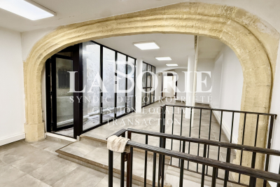 Commerce à louer à AVIGNON Sainte-Cécile-les-Vignes  - 77 m² 