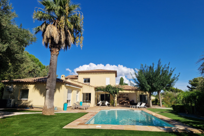 Maison à vendre villa avec piscine les pins 
