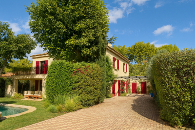 Maison à louer à AIX-EN-PROVENCE Pauriol-Vertus - 7 pièces - 202 m² 