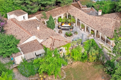 Maison à vendre à GRASSE  - 7 pièces - 320 m² 