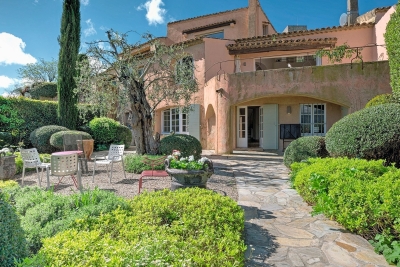 Maison à vendre à CASTELLARAS  - 6 pièces - 205 m² 