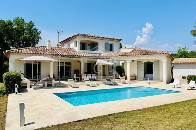 Maison à vendre à ST-PAUL-EN-FORÊT Saint-Antonin-du-Var - 6 pièces - 166 m² 