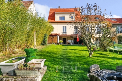 Maison à vendre à LE CHESNAY-ROCQUENCOURT  - 5 pièces - 122 m² 