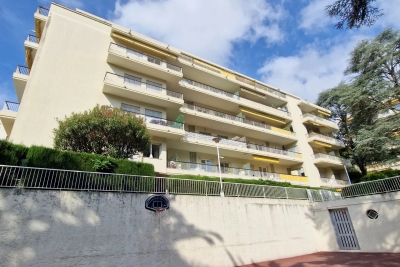 Appartement à louer à NICE  - 3 pièces - 71 m² 