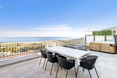 Appartement &agrave; vendre &agrave; Cagnes-sur-Mer  - 6 pi&egrave;ces 166 m&sup2; 