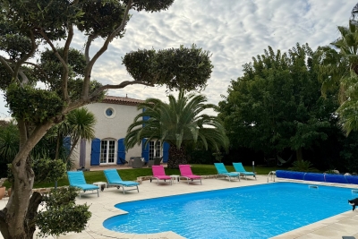 House for sale in SAUVIAN  - 5 rooms - 174 m² 