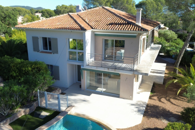 Maison à vendre à ST-RAPHAËL Saint-Antonin-du-Var - 8 pièces - 180 m² 