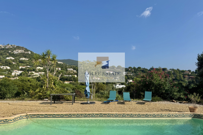 Maison &agrave; vendre &agrave; CAVALAIRE-SUR-MER  - 6 pi&egrave;ces - 200 m&sup2; 