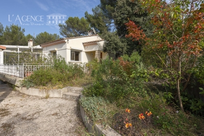 House for sale in AIX-EN-PROVENCE  - 8 rooms - 157 m² 