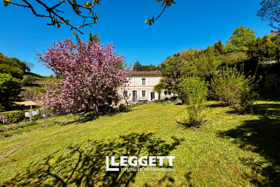 Maison à vendre à FRONSAC  - 8 pièces - 236 m² 