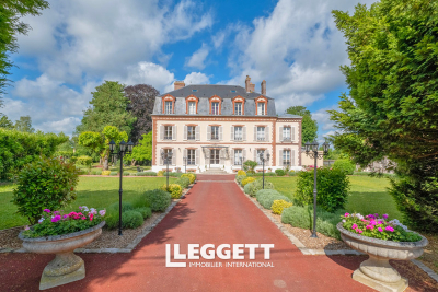 Maison à vendre à COULOMMIERS  - 15 pièces - 650 m² 