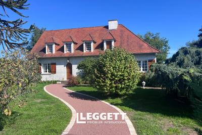 Maison à vendre à CIVRAY  - 7 pièces - 275 m² 