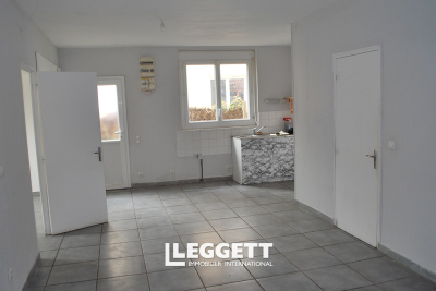 Maison à vendre à LATHUS ST REMY  - 9 pièces - 96 m² 