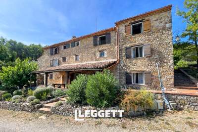 Maison à vendre à SEILLANS Pignans - 8 pièces - 401 m² 