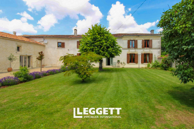 Maison à vendre à ST MARTIN DE JUILLERS  - 12 pièces - 469 m² 