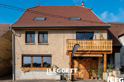 Maison à vendre à UZELLE  - 9 pièces - 223 m² 