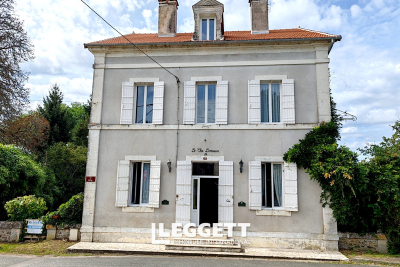 Maison à vendre à BUSSIERE BADIL  - 25 pièces - 252 m² 