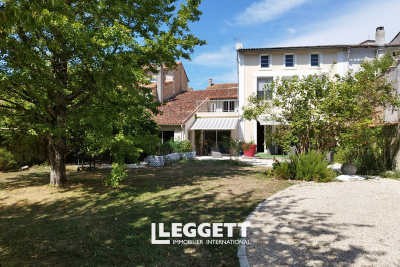 Maison à vendre à COTEAUX-DU-BLANZACAIS  - 7 pièces - 302 m² 