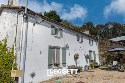 Maison à vendre à LA FORET SUR SEVRE  - 7 pièces - 165 m² 