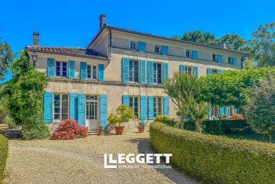 Maison à vendre à BAZAUGES  - 9 pièces - 295 m² 