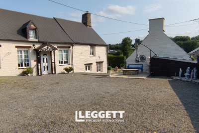 Maison à vendre à SOURDEVAL  - 10 pièces - 88 m² 