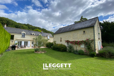 Maison à vendre à CINAIS  - 8 pièces - 217 m² 